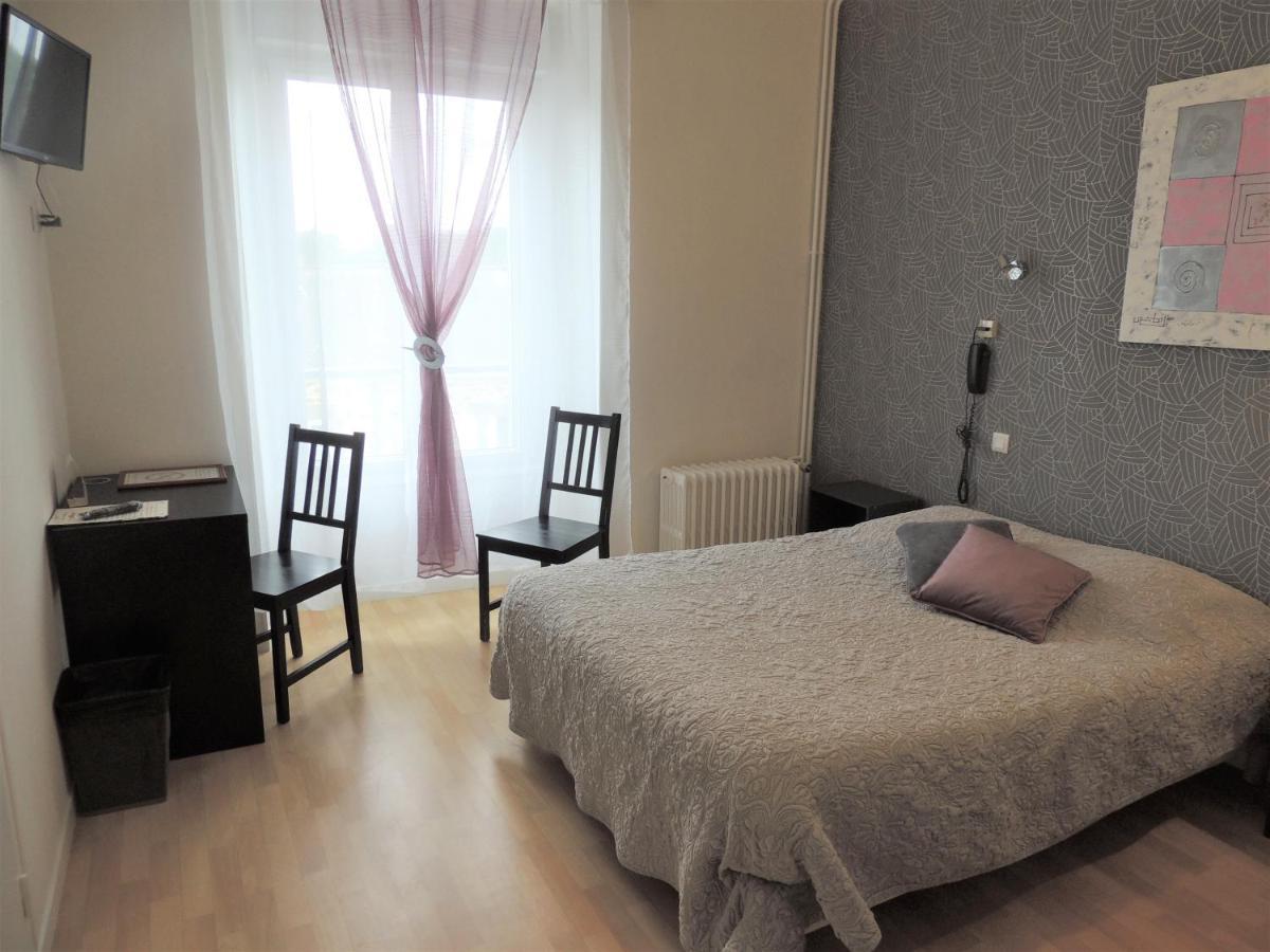Hotel Le Gue De Genes Ambrieres Les Vallees Zewnętrze zdjęcie