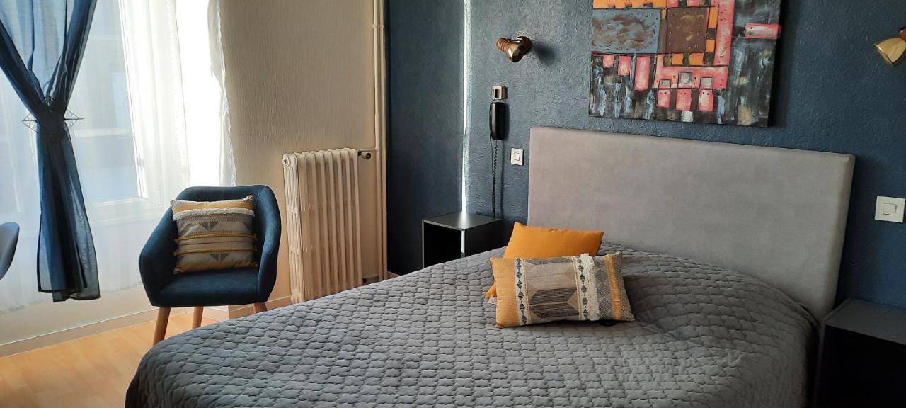 Hotel Le Gue De Genes Ambrieres Les Vallees Zewnętrze zdjęcie