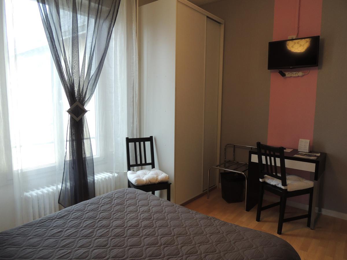 Hotel Le Gue De Genes Ambrieres Les Vallees Zewnętrze zdjęcie
