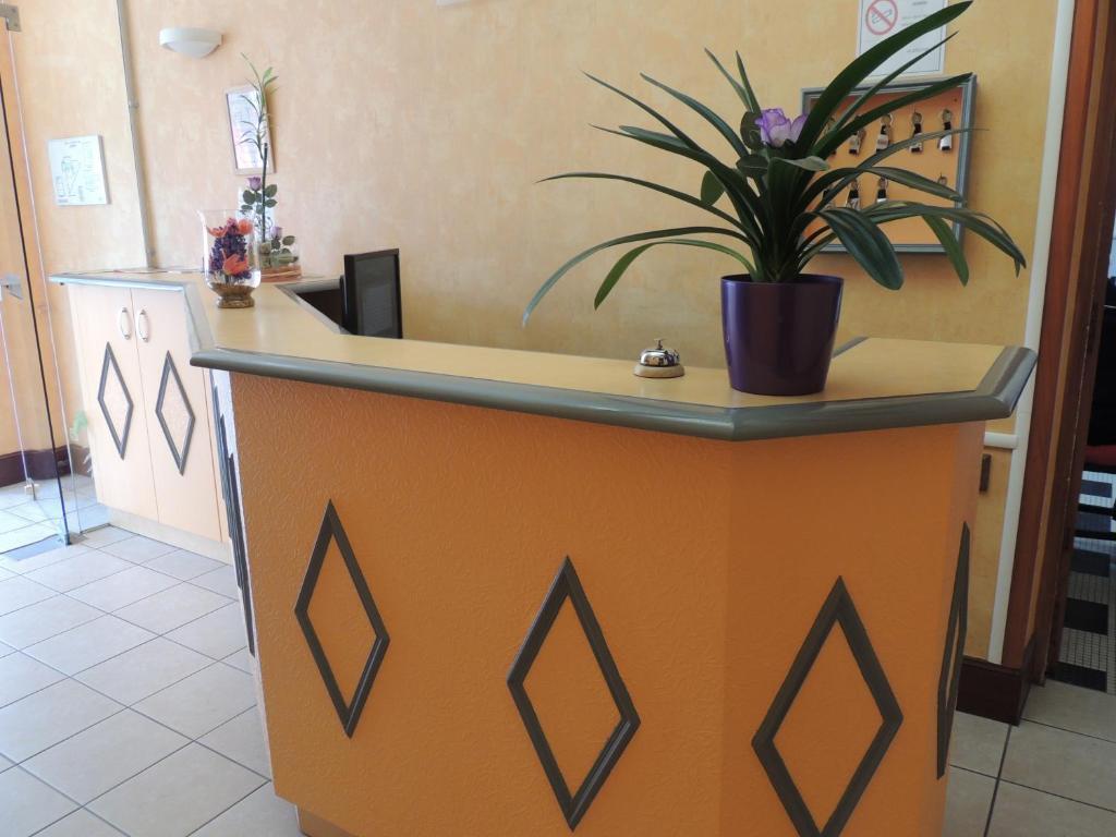 Hotel Le Gue De Genes Ambrieres Les Vallees Zewnętrze zdjęcie
